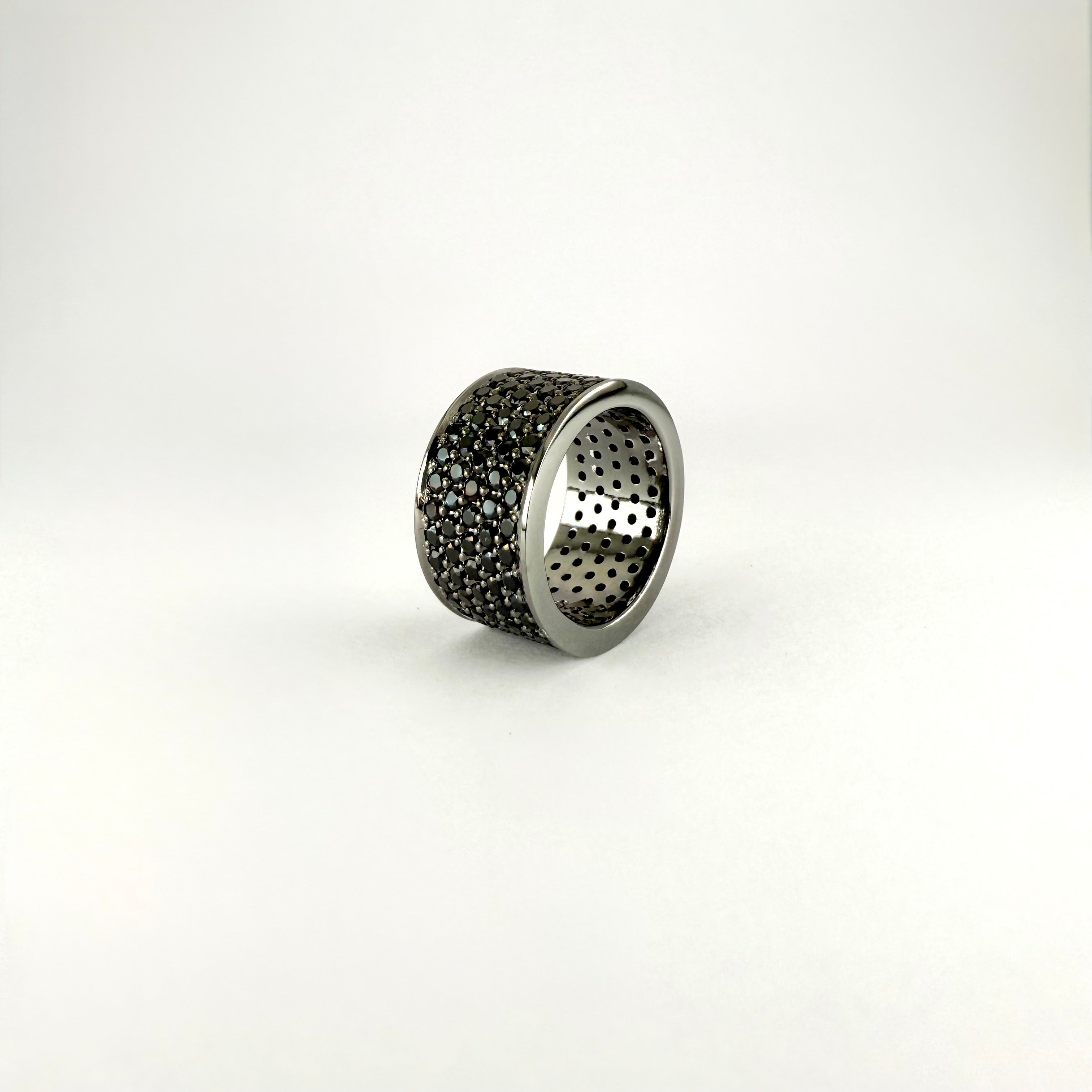 Anello Monochrome
