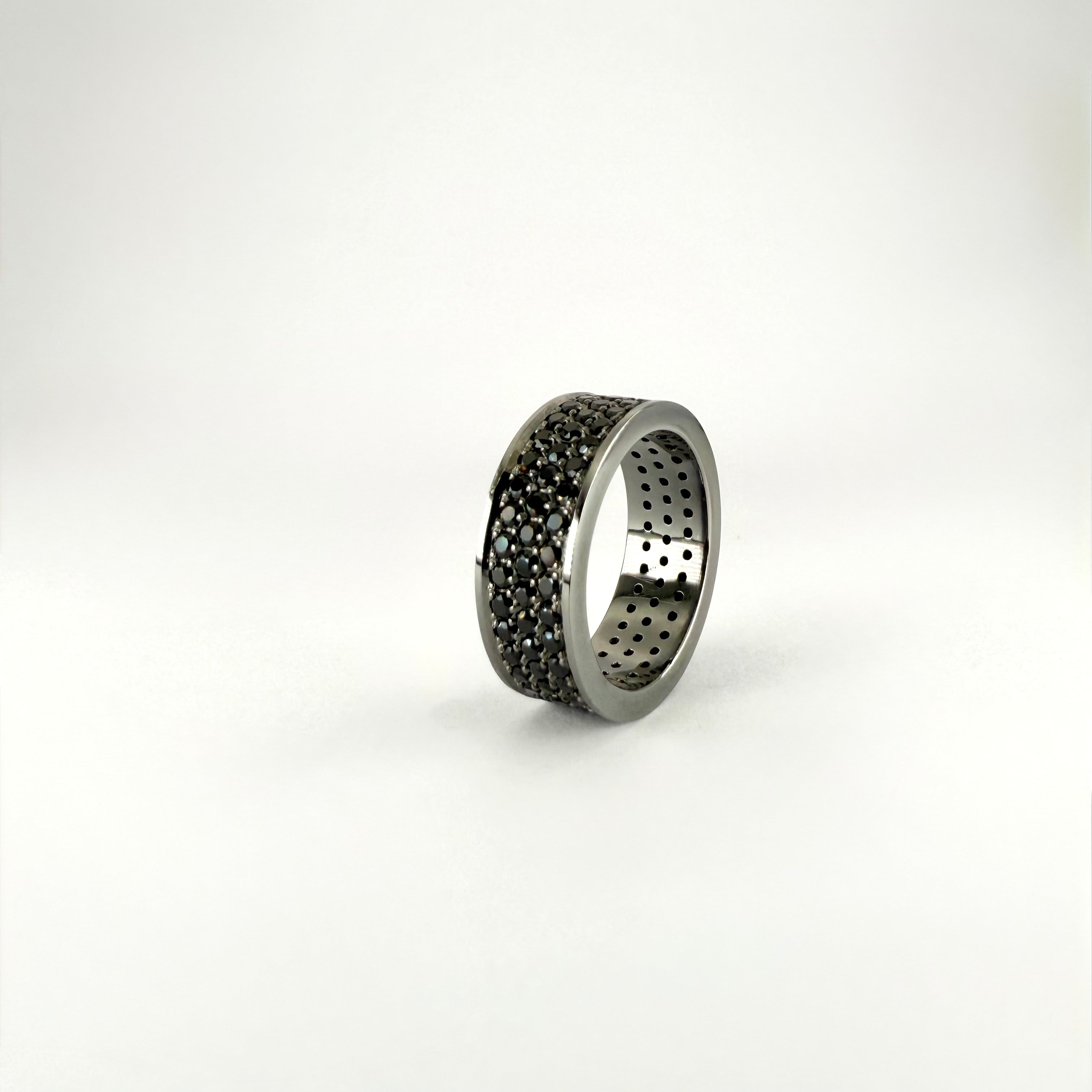 Anello Monochrome